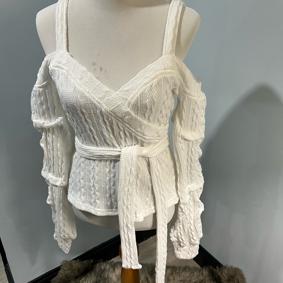White off the shoulder sweater - Picture 1 of 5